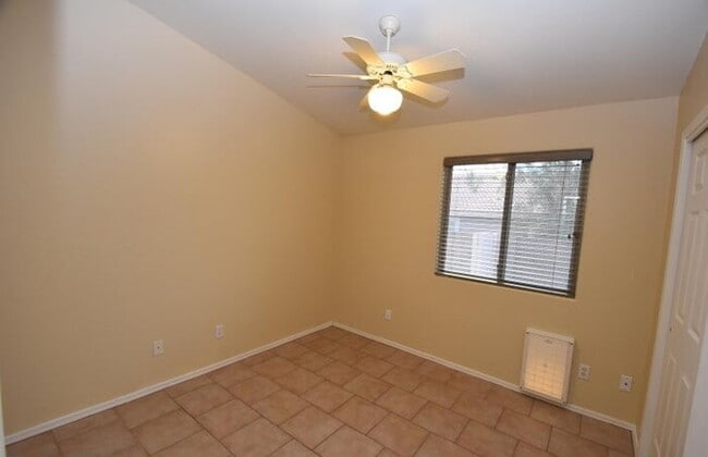 Building Photo - 3 Bedroom, 2 Bathroom Home with Amazing Views