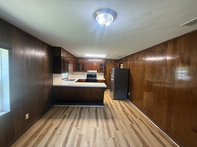Building Photo - 117 Thornton Ln