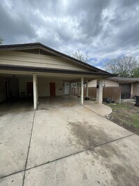 Building Photo - 247 Fennel Dr