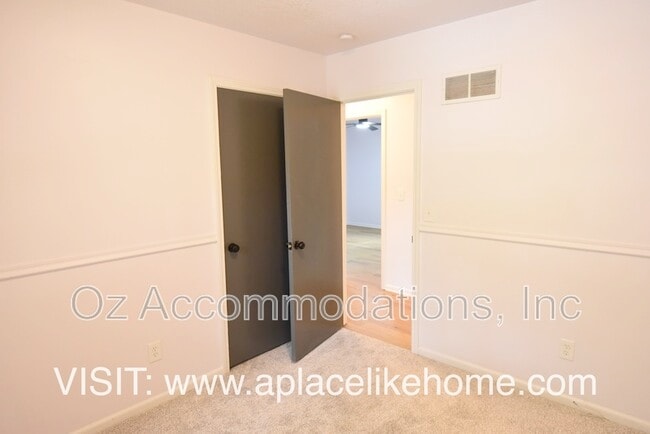 Building Photo - 14121 S Cottonwood Dr