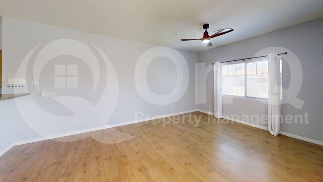 Building Photo - 525 N Miller Rd
