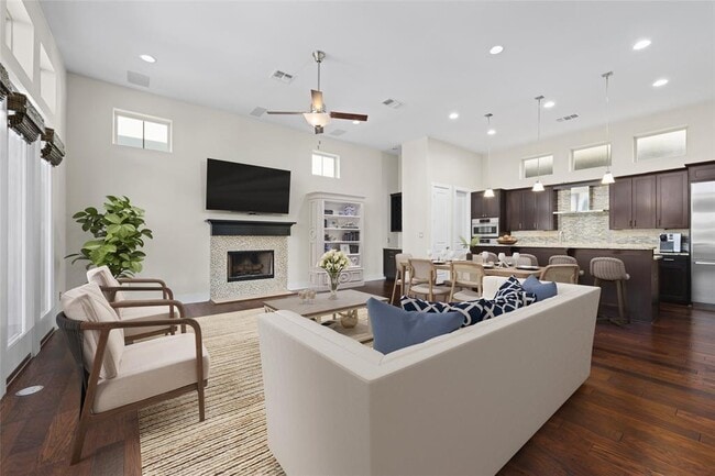 Building Photo - 13518 Galleria Cir