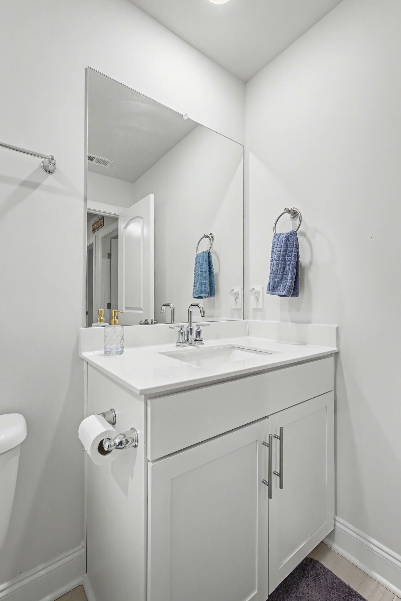 *** PROPERTY DOES NOT COME FURNISHED *** - 1682 Denali Dr