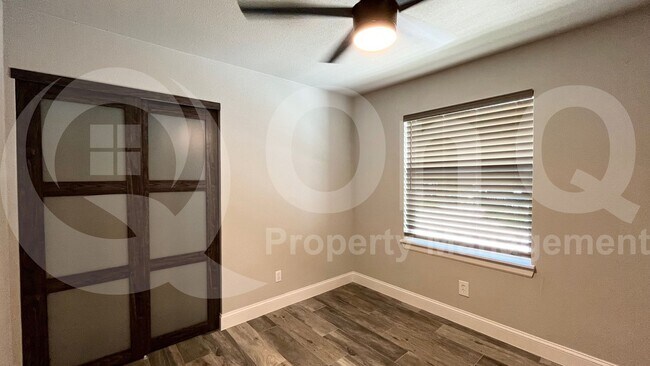 Building Photo - 1520 Armstrong Dr