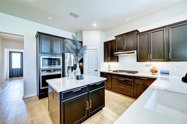 Building Photo - 10631 Hidden Rock Dr