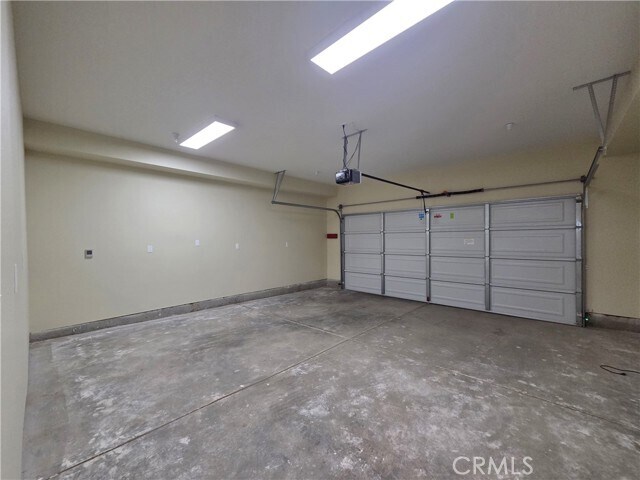 Building Photo - 652 W Grand Ave