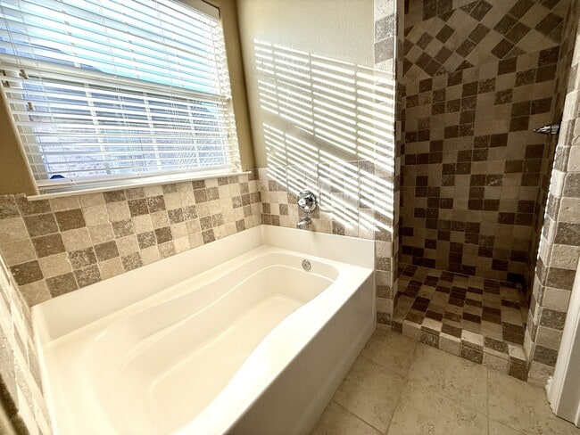 Building Photo - 414 Hidden Path