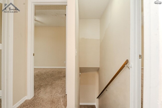 Building Photo - 1215 N Pacific Ave