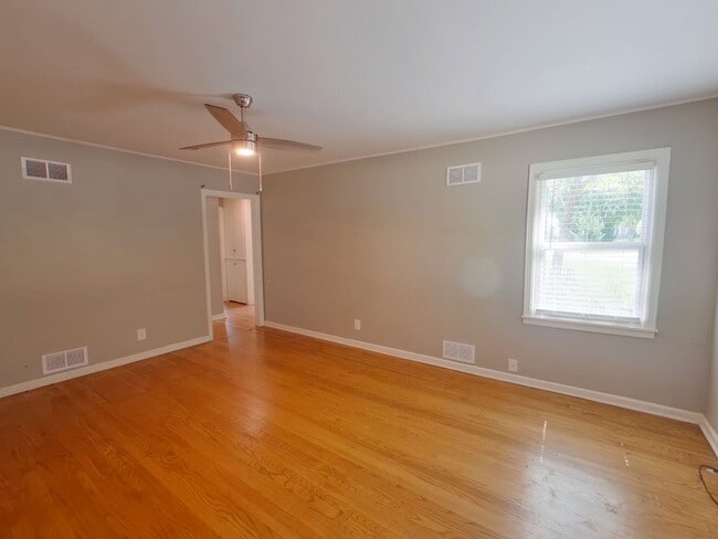 Building Photo - 430 N Jackson Heights St