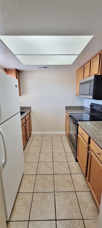 Building Photo - 9542 Lake Park Dr