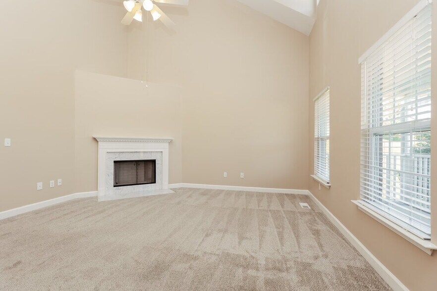 Building Photo - 3001 Sir Barton Ct