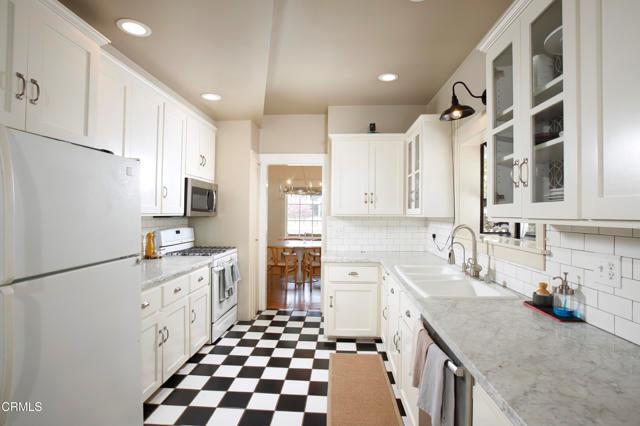 Building Photo - 662 S El Molino Ave
