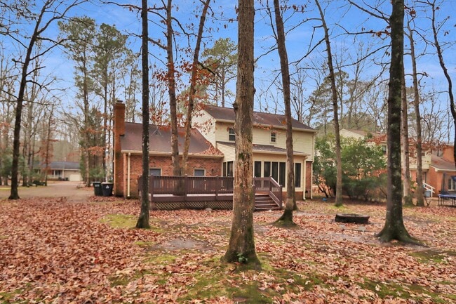 Building Photo - 227 Aspen Blvd