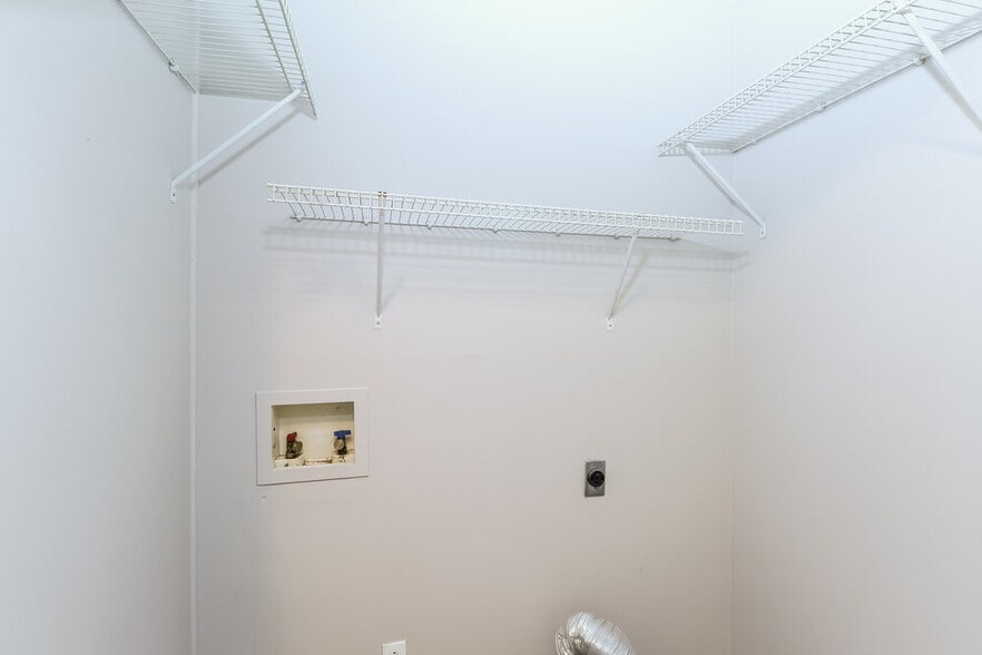 Building Photo - 2910 Freida Ln