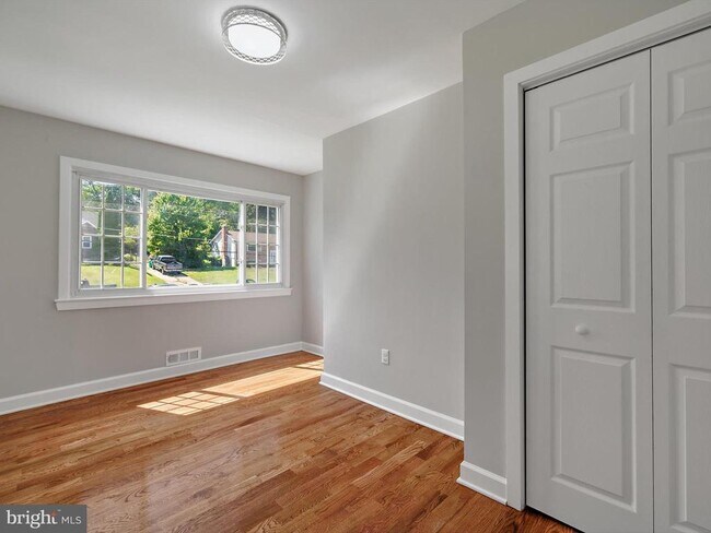 Building Photo - 4502 Elmwood Rd