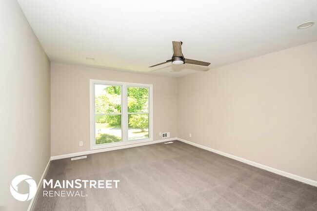 Building Photo - 2448 Kingsley Dr NE