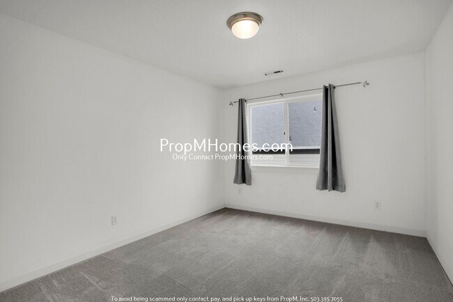 Building Photo - Spacious Bull Mountain 4 Bedroom Home - Huge Yard!