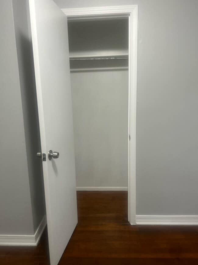 Building Photo - 408 S Foster Dr