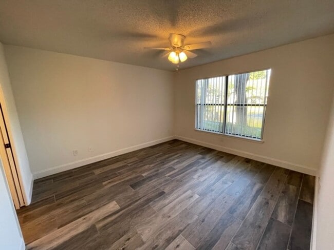 Building Photo - ANNUAL RENTAL - OASIS- 2 BED/2BATH