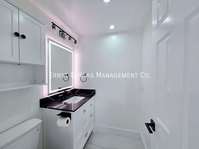 Building Photo - 16810 Picadilly Ln