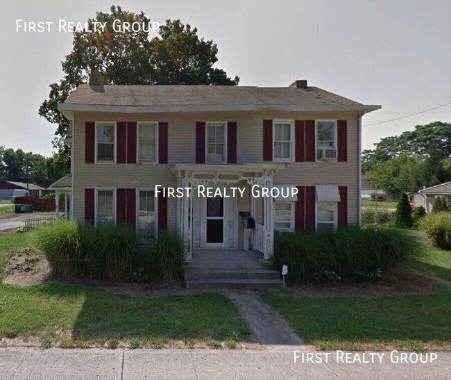 Primary Photo - 1 Bedroom, 1 Bath Upstairs Apartment, Fran...