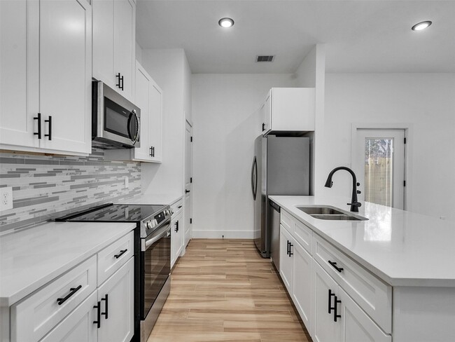 Building Photo - 4421 Reed Rd