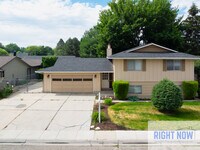 Building Photo - 10763 Hinsdale St