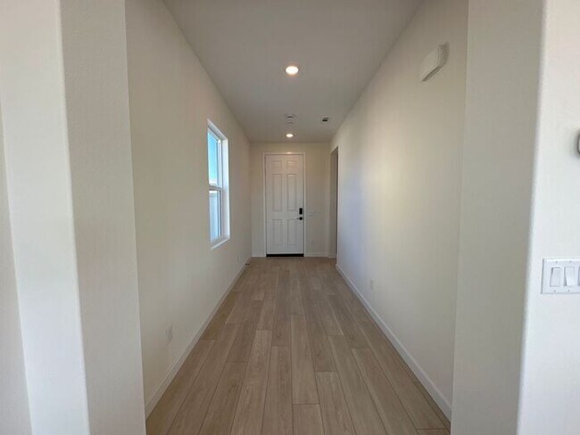 Building Photo - Have you outgrown the noise and the traffi...