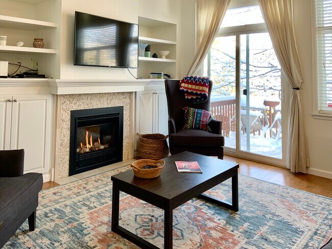 Building Photo - 823 Spyglass Cir