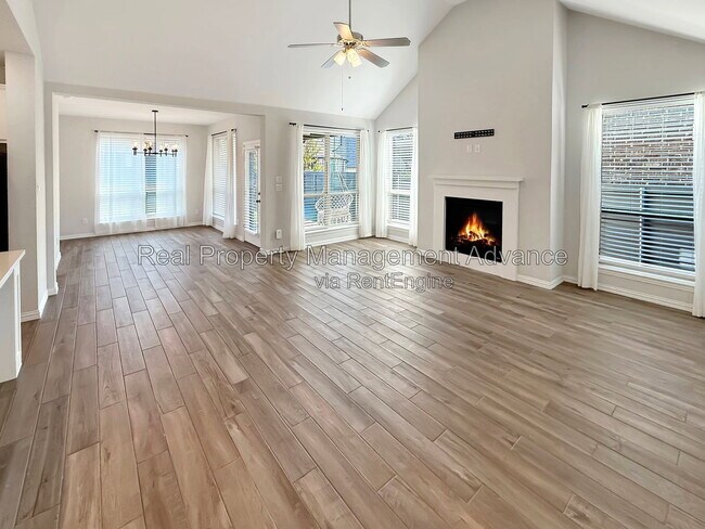 Building Photo - 516 Evergreen Rd