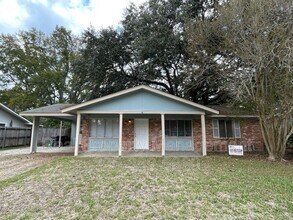 Building Photo - 1875 Lombard Dr