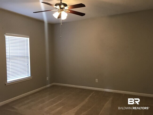 Building Photo - 24015 Limerick Ln