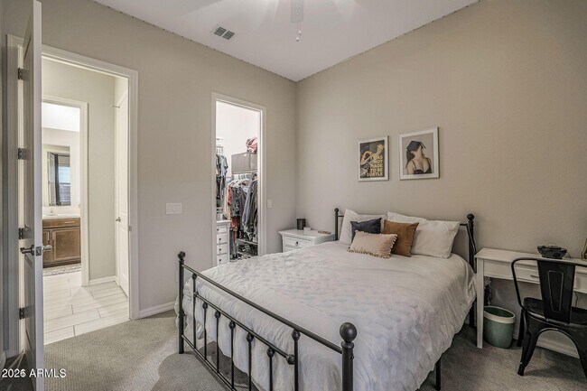 Building Photo - 18626 W Elm St