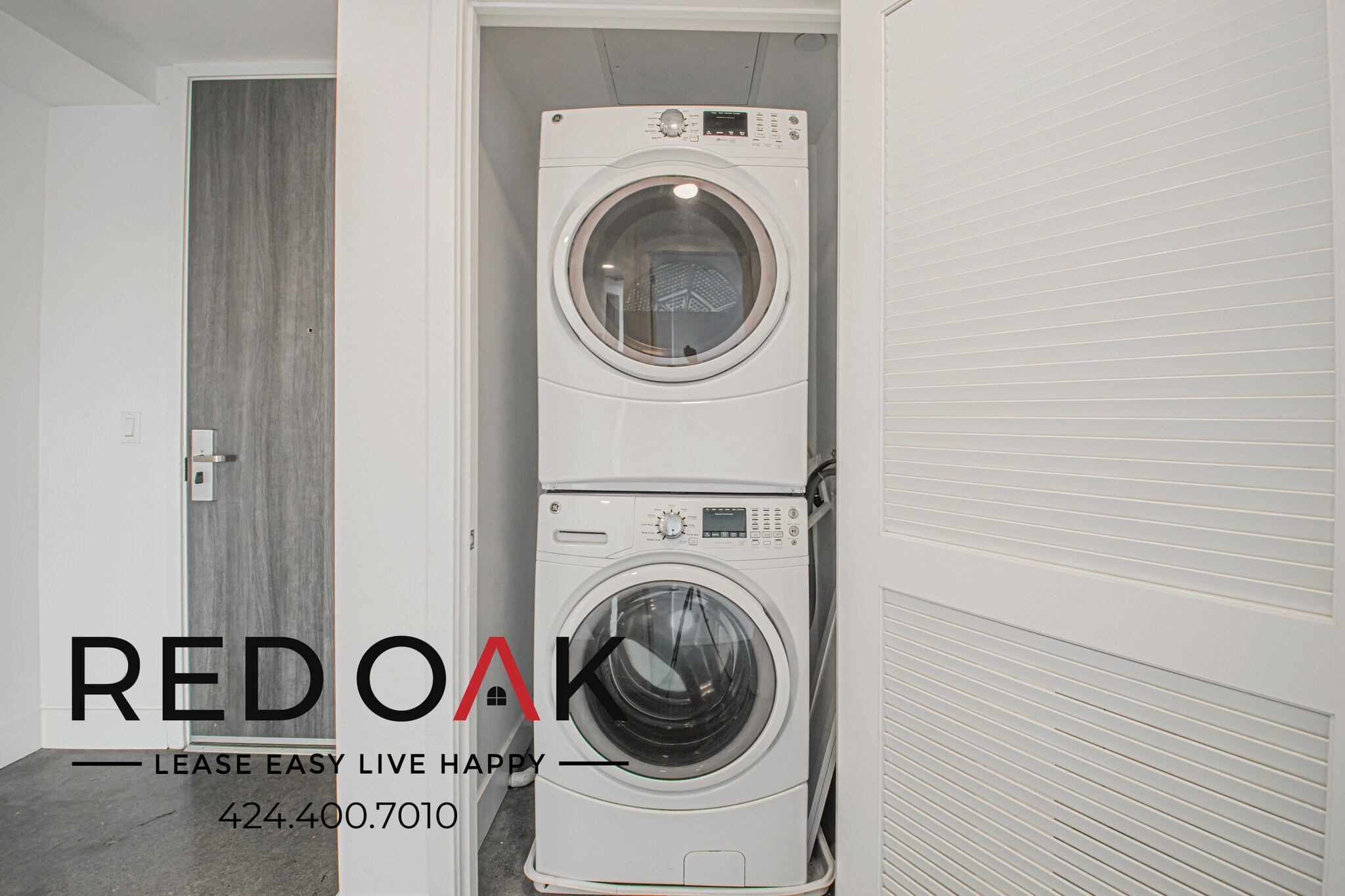 Building Photo - 453 S Kenmore Ave