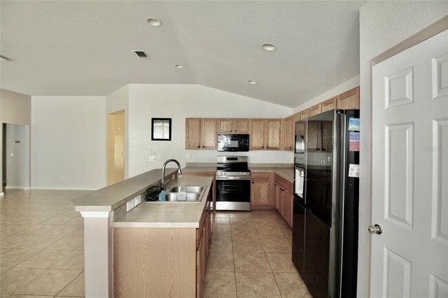 Building Photo - 5739 SW 40th St