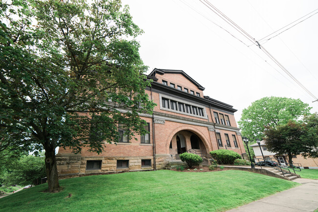 Building Photo - Jacksonian Schoolhouse Apartments