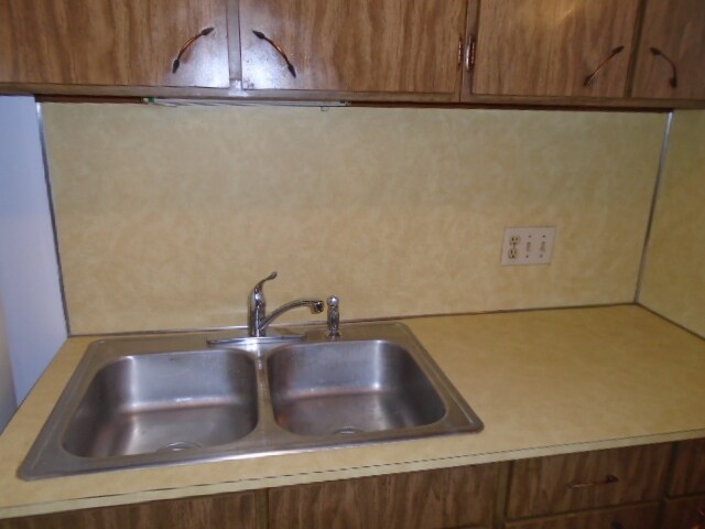 Kitchen - 35 Meriden Rd