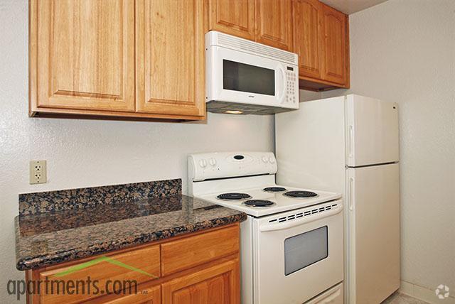 Kitchen - Peppertree Apartments