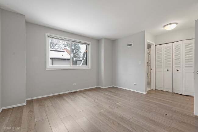 Building Photo - 1750 Henley St