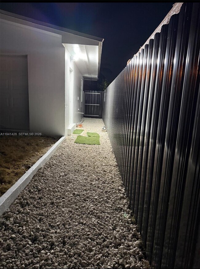 Building Photo - 4200 SW 96th Ave