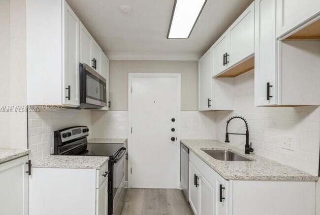 Building Photo - 7244 SW 94th Pl