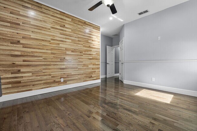 Building Photo - Fully Remodeled 5/4 Art Deco-Inspired Home...