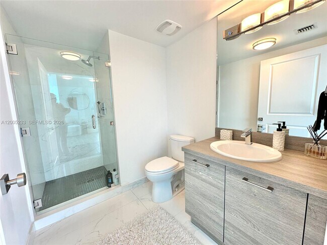 Building Photo - 400 Sunny Isles Blvd