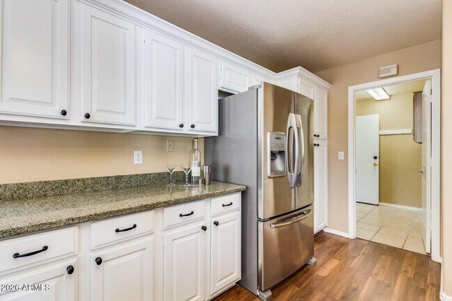 Building Photo - 3822 E Wildwood Dr