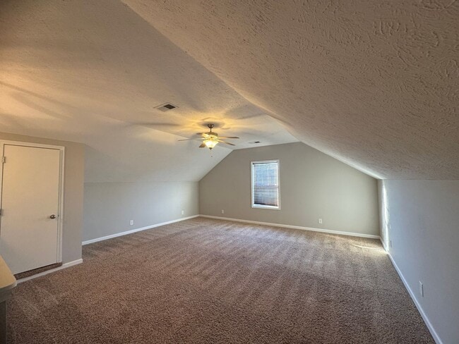 Building Photo - Beautiful Single Family Home in Clarksville