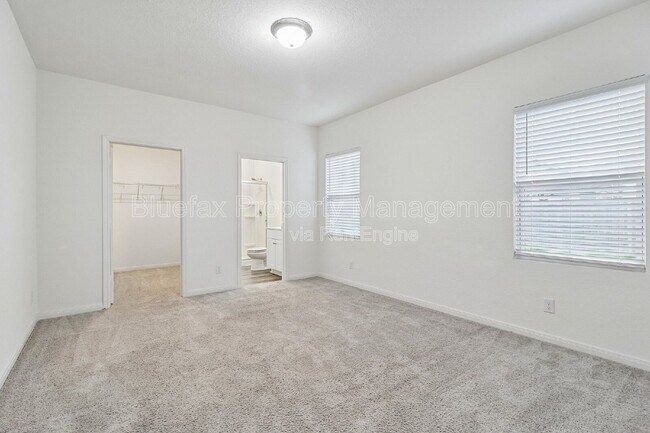 Building Photo - 14374 Palm Ridge