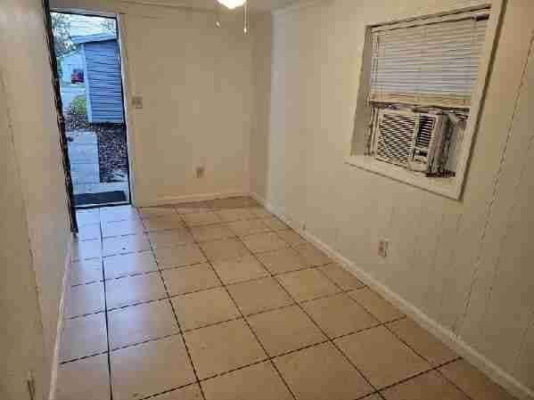 Building Photo - 240 Kraft Ave