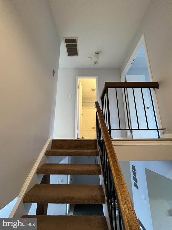 Building Photo - 18451 Stone Hollow Dr