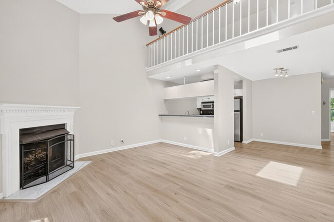 Building Photo - 440 English Ivy Dr
