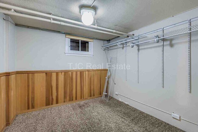 Building Photo - 1665 Jasmine St